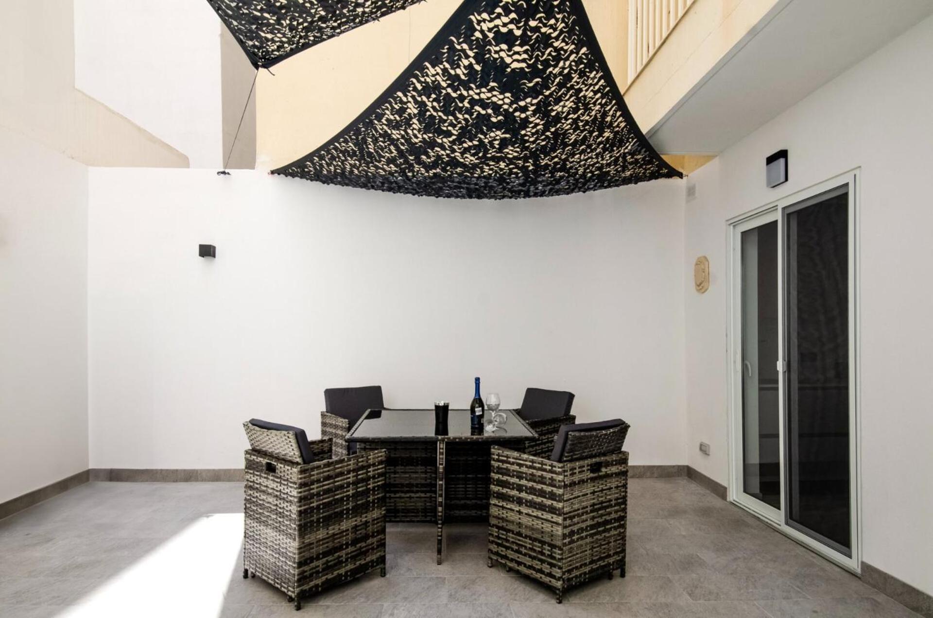 Luxury 2br Maisonette In Private Hot Tub *