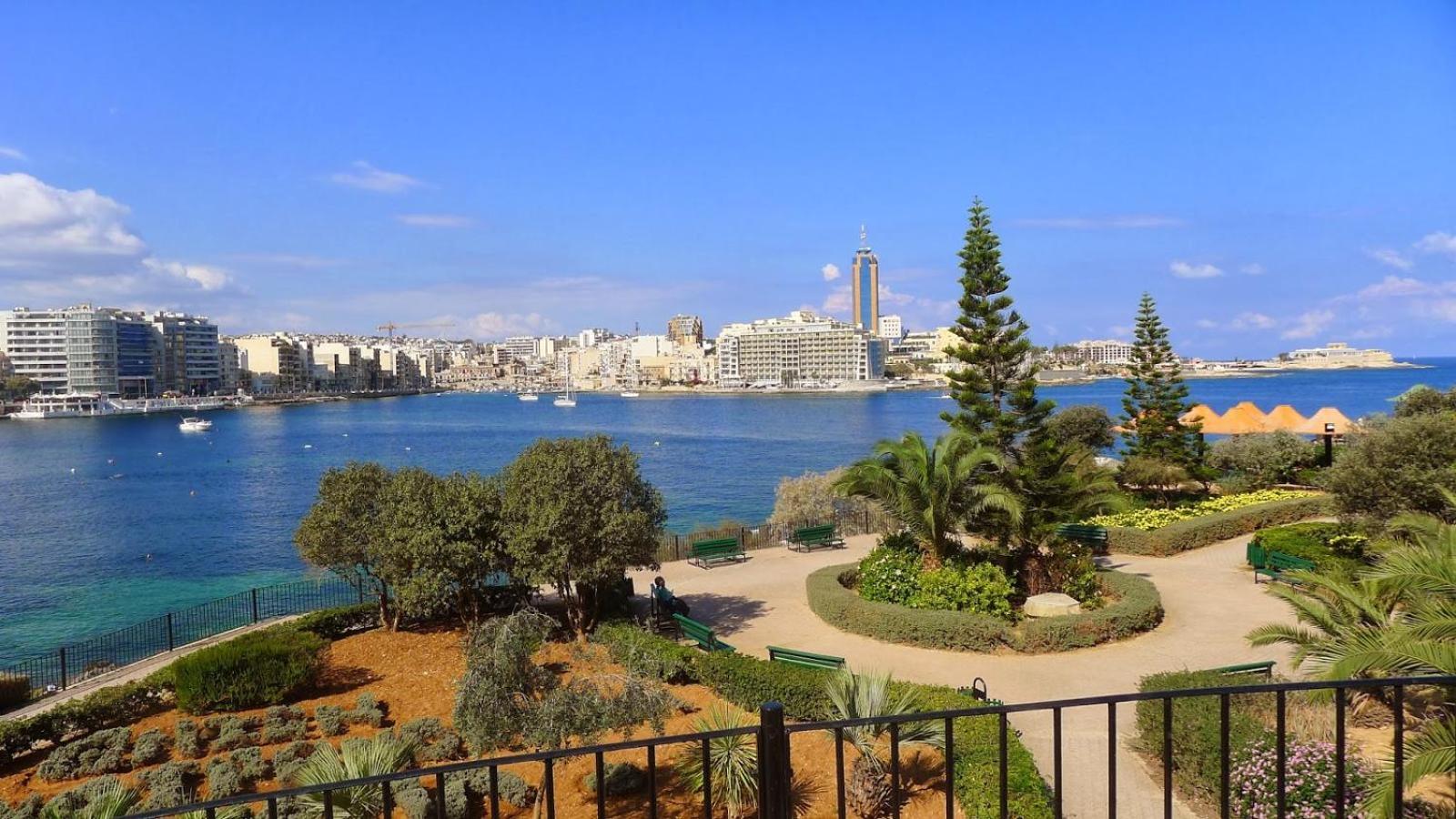 Luxury 2br Maisonette In Private Hot Tub Apartment *
