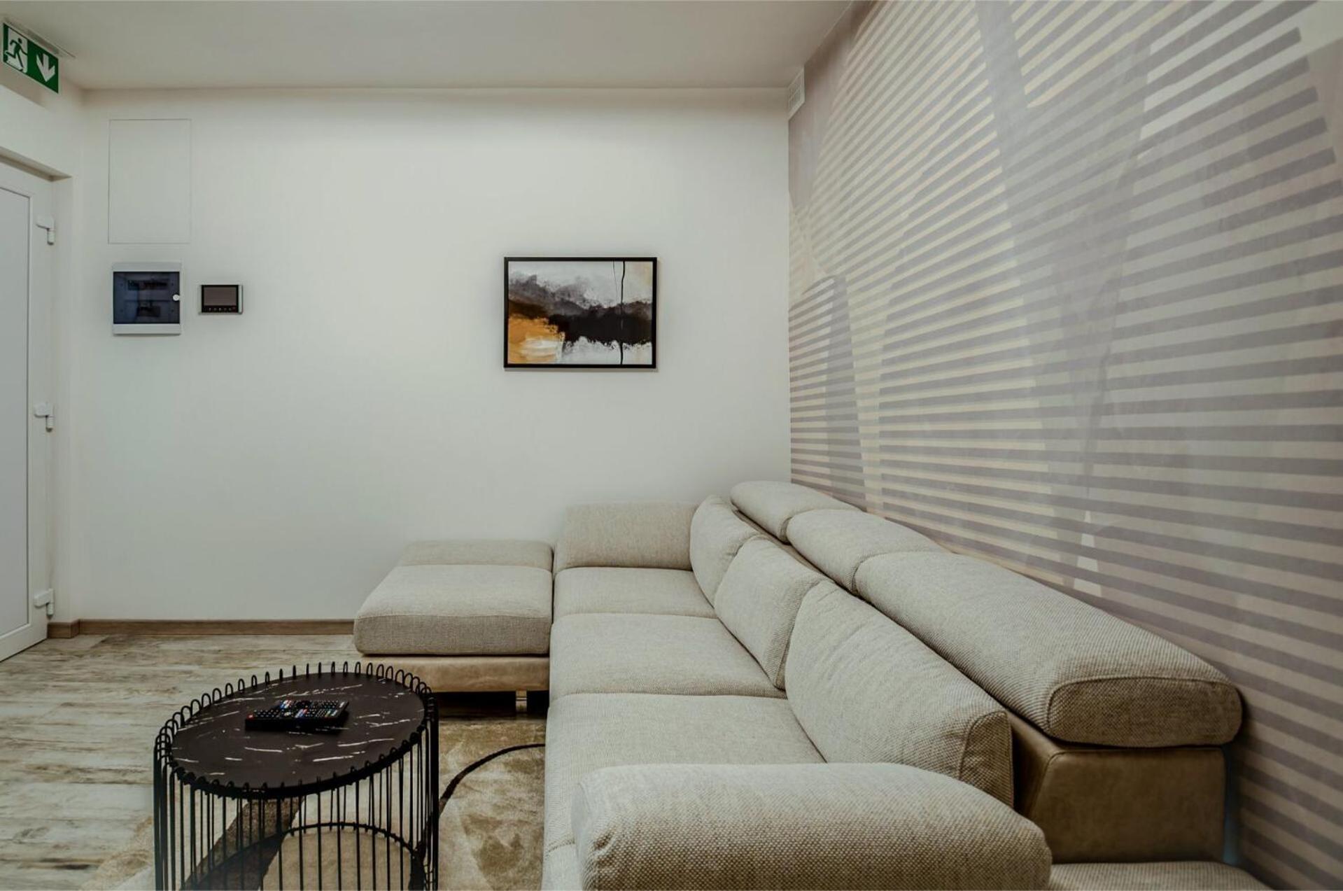 Luxury 2br Maisonette In Private Hot Tub Apartment *