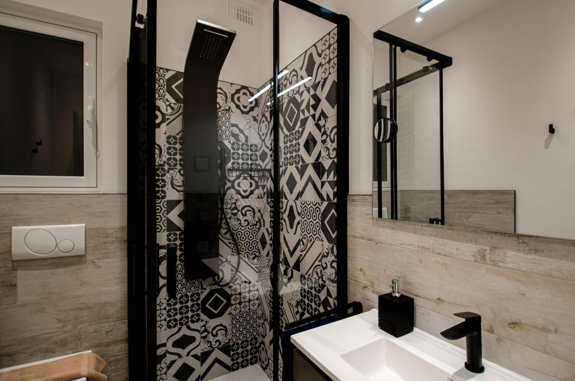 Luxury 2br Maisonette In Private Hot Tub Apartment