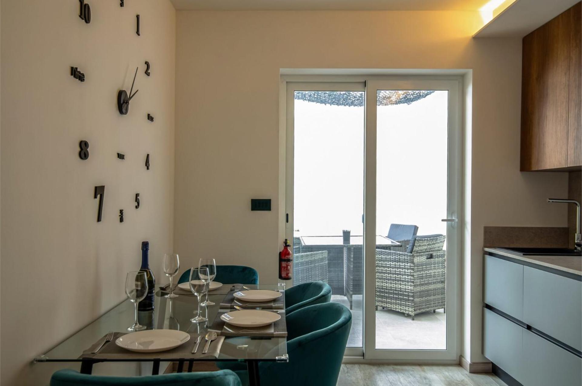 Luxury 2br Maisonette In Private Hot Tub