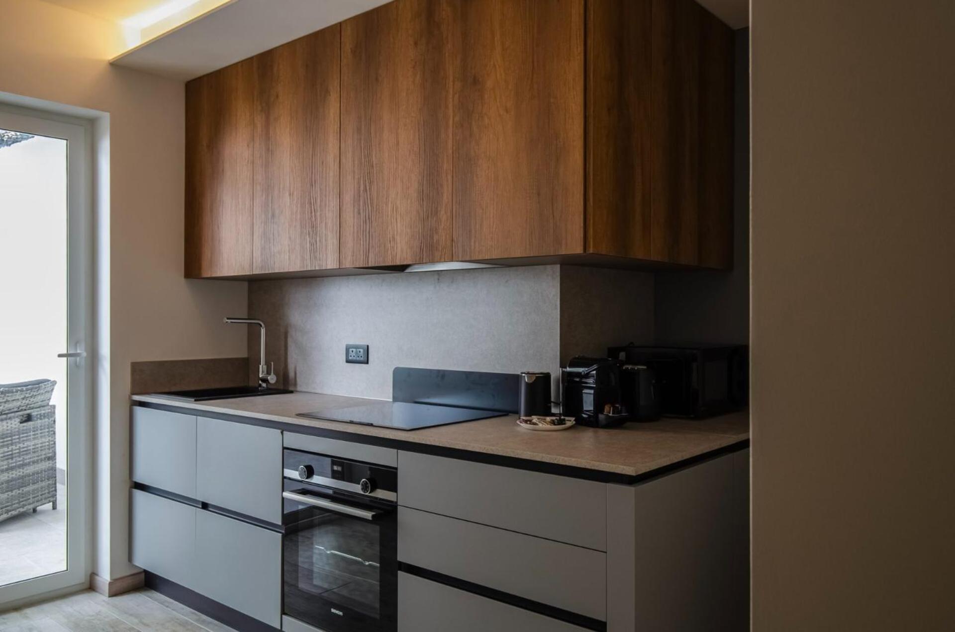 Apartment Luxury 2br Maisonette In Private Hot Tub Sliema